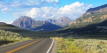 Non-Stop Scenic To Yellowstone