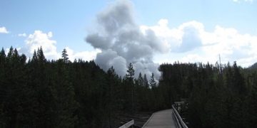Steamboat Geyser Erupts!