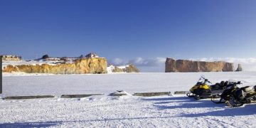 A Yellowstone Winter Adventure – Snowcoach To The Interior